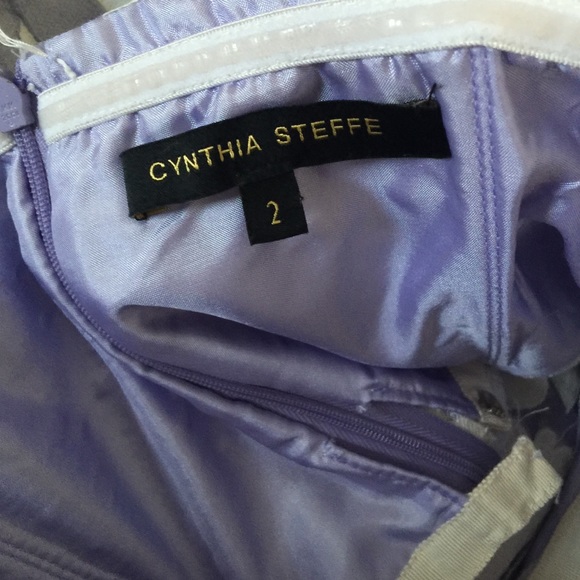 Beautiful strapless dress! Size 2. Beautiful for spring or summer. - Picture 3 of 3